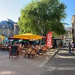 Le Saint-remy, Hyper Centre, Calme